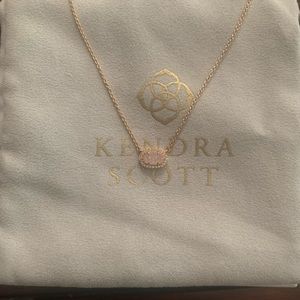 Kendra Scott necklace